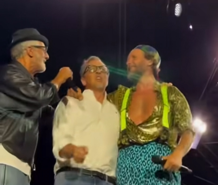 siamo gente fortunata jovanotti fiorello e muccino nella chiusura romana del jova summer party da 361magazine.com siamo gente fortunata jovanotti fiorello e muccino nella chiusura romana del jova summer party