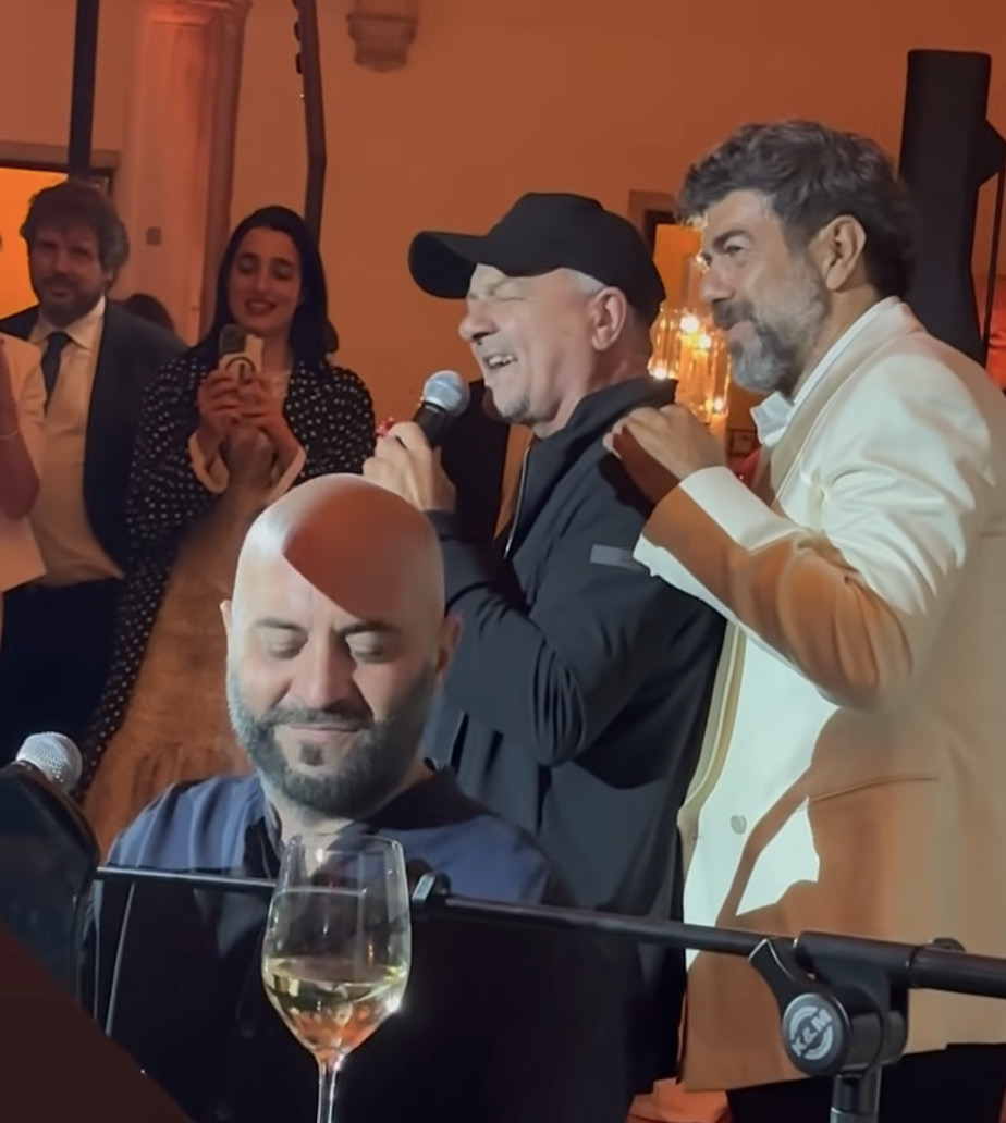 venezia si emoziona il live intimo di giuliano sangiorgi al chiostro di san nicol242 coinvolge veronesi favino e levante da 361magazine.com venezia si emoziona il live intimo di giuliano sangiorgi al chiostro di san nicol242 coinvolge veronesi favino e levante