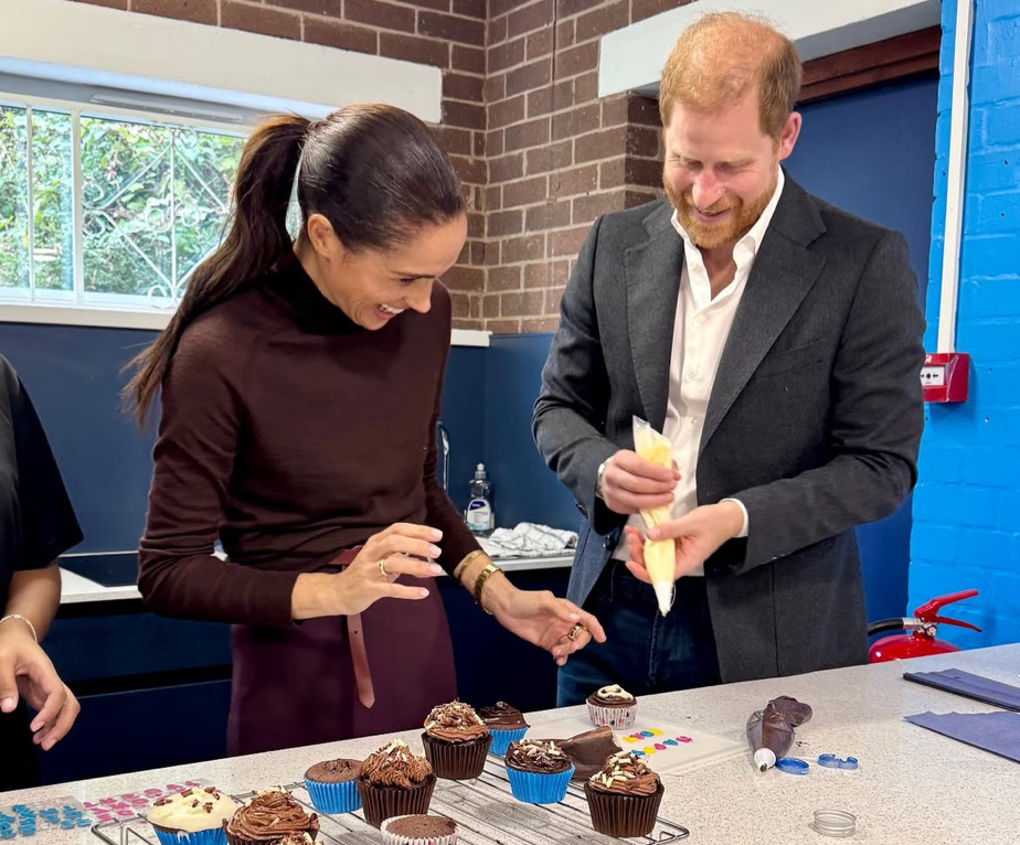 harry e meghan tornano a nottingham 9 anni dopo bagno di folla e sorrisi per i duchi di sussex da 361magazine.com harry e meghan tornano a nottingham 9 anni dopo bagno di folla e sorrisi per i duchi di sussex