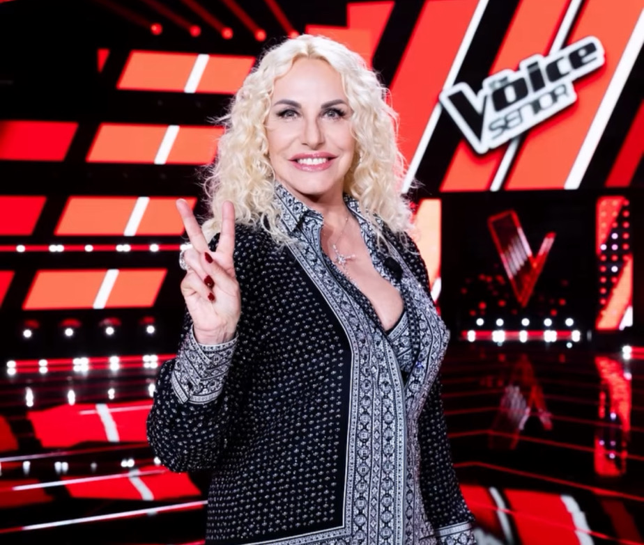 the voice senior debutto fortunatissimo antonella clerici conquista il pubblico con musica e leggerezza da 361magazine.com the voice senior debutto fortunatissimo antonella clerici conquista il pubblico con musica e leggerezza